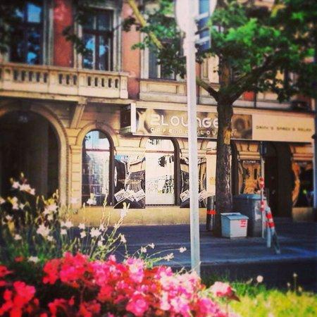 2Lounge Cafe Bar Lounge